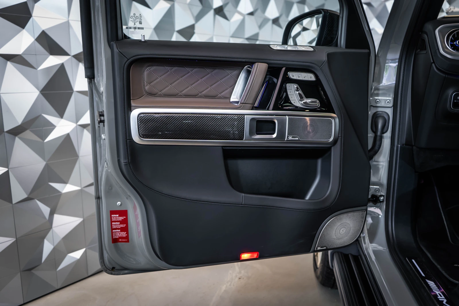Mercedes-Benz G 63 AMG Carbon Exterior* Burmester* 360, снимка 7 - Автомобили и джипове - 54941274
