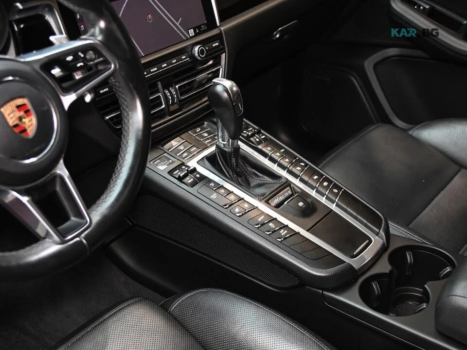 Porsche Macan * SE PACKAGE * Автокредит * (Цена до България), снимка 12 - Автомобили и джипове - 55302884