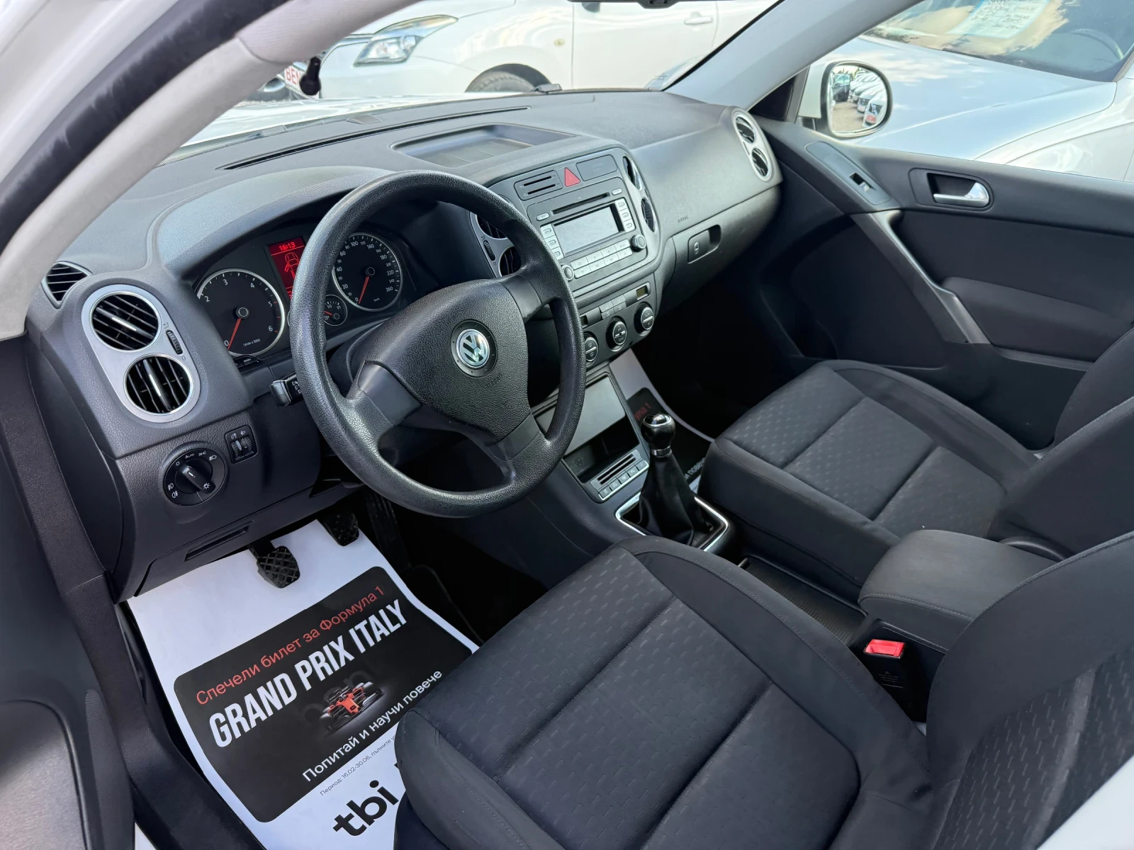 VW Tiguan 2.0 TDI -140k 4x4, снимка 11 - Автомобили и джипове - 55564457