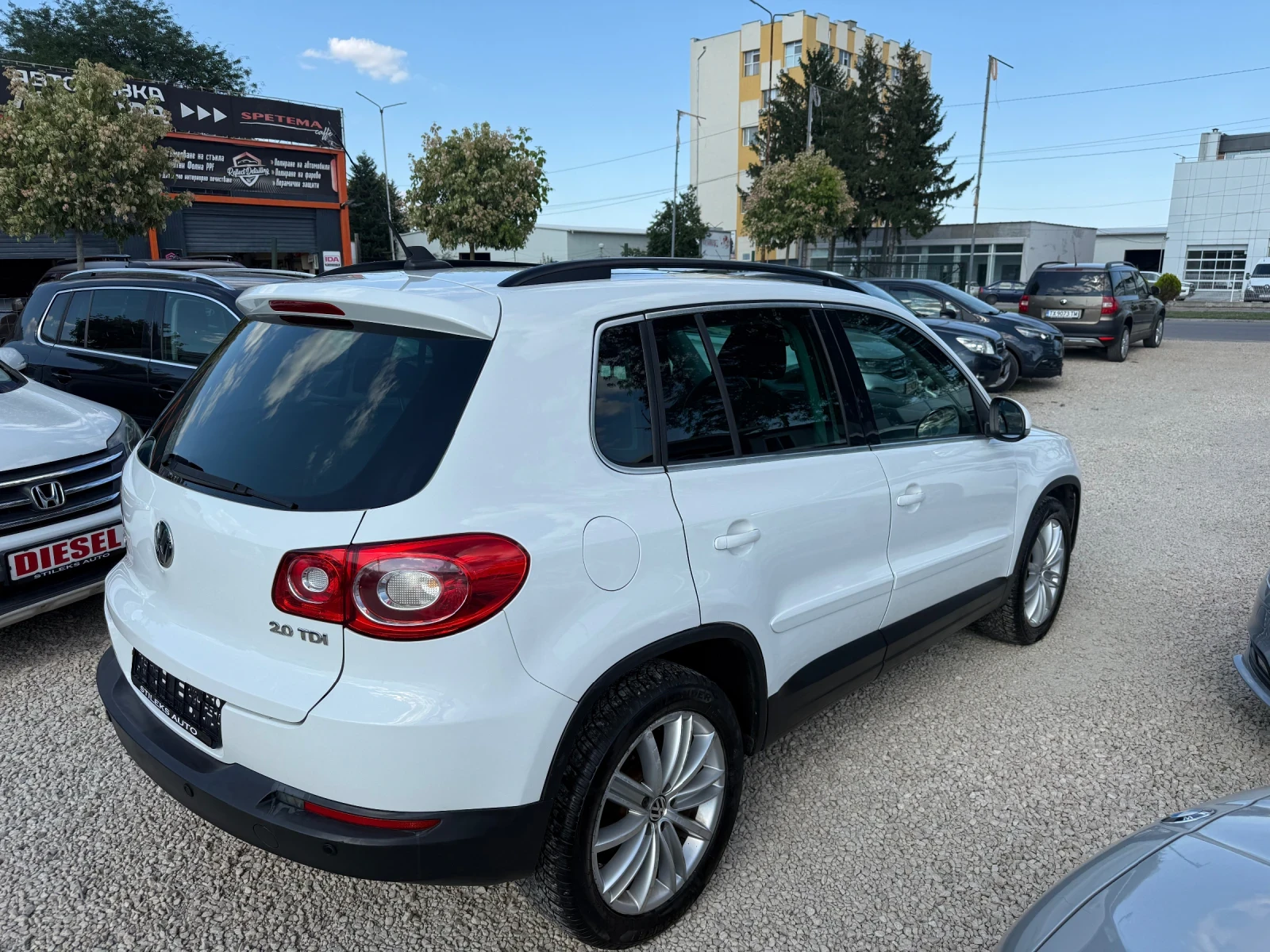 VW Tiguan 2.0 TDI -140k 4x4, снимка 5 - Автомобили и джипове - 55564457