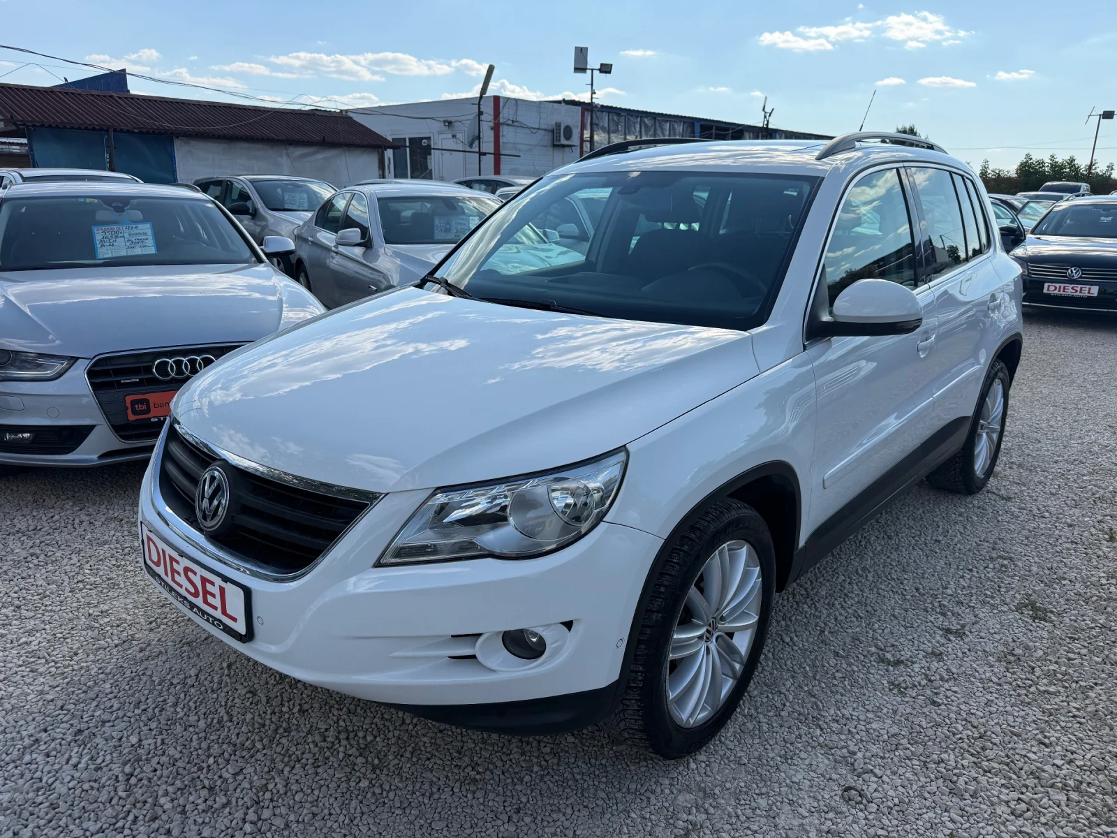 VW Tiguan 2.0 TDI -140k 4x4, снимка 3 - Автомобили и джипове - 55564457
