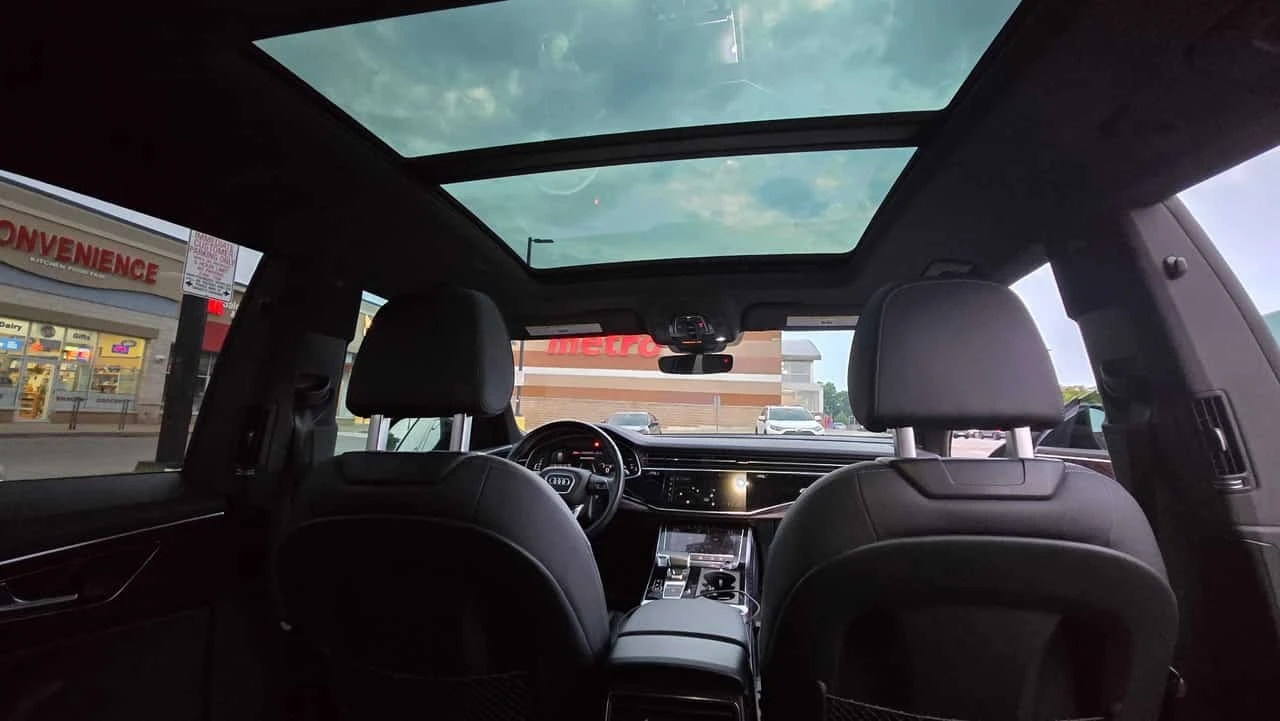 Audi Q8 * PROGRESSIV * ДИСТРОНИК * 360 * ОБДУХВАНЕ * ПАНО , снимка 15 - Автомобили и джипове - 55777794