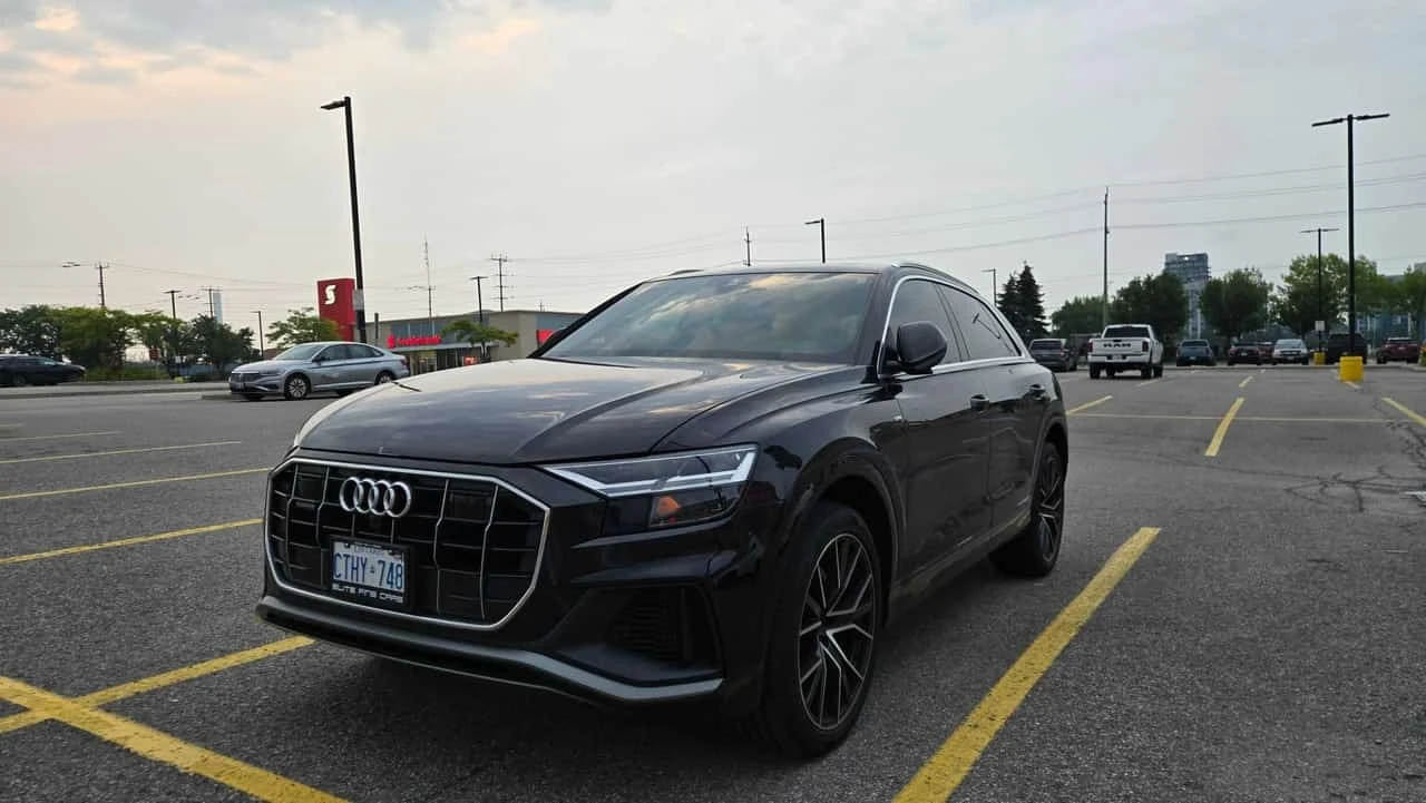 Audi Q8 * PROGRESSIV * ДИСТРОНИК * 360 * ОБДУХВАНЕ * ПАНО 