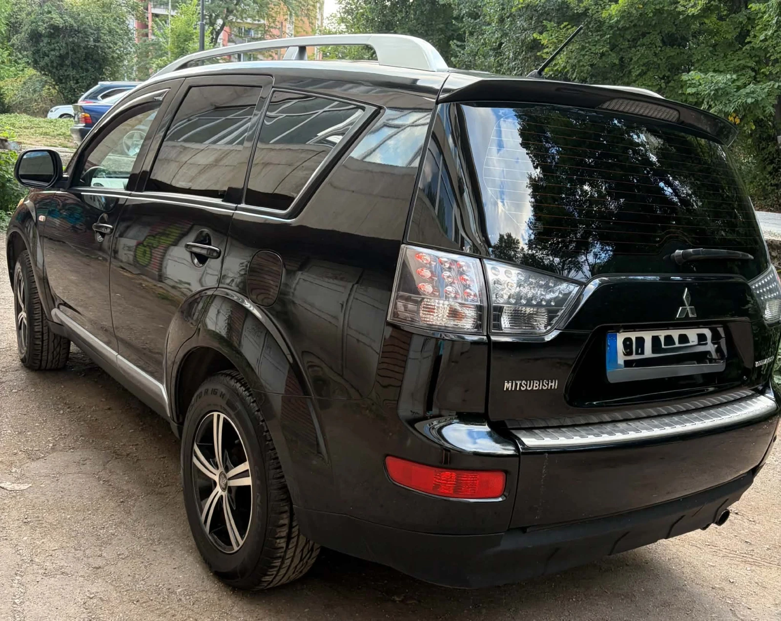 Mitsubishi Outlander, снимка 2 - Автомобили и джипове - 55942081