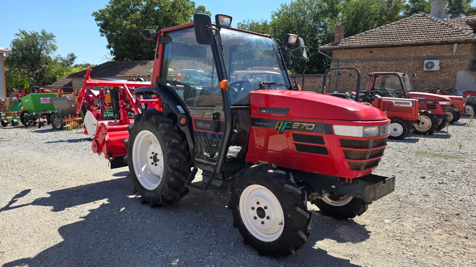 Трактор Yanmar AF270 с кабина, 4х4, 27 кс., АграБГ Джолев, снимка 6 - Селскостопанска техника - 5224426