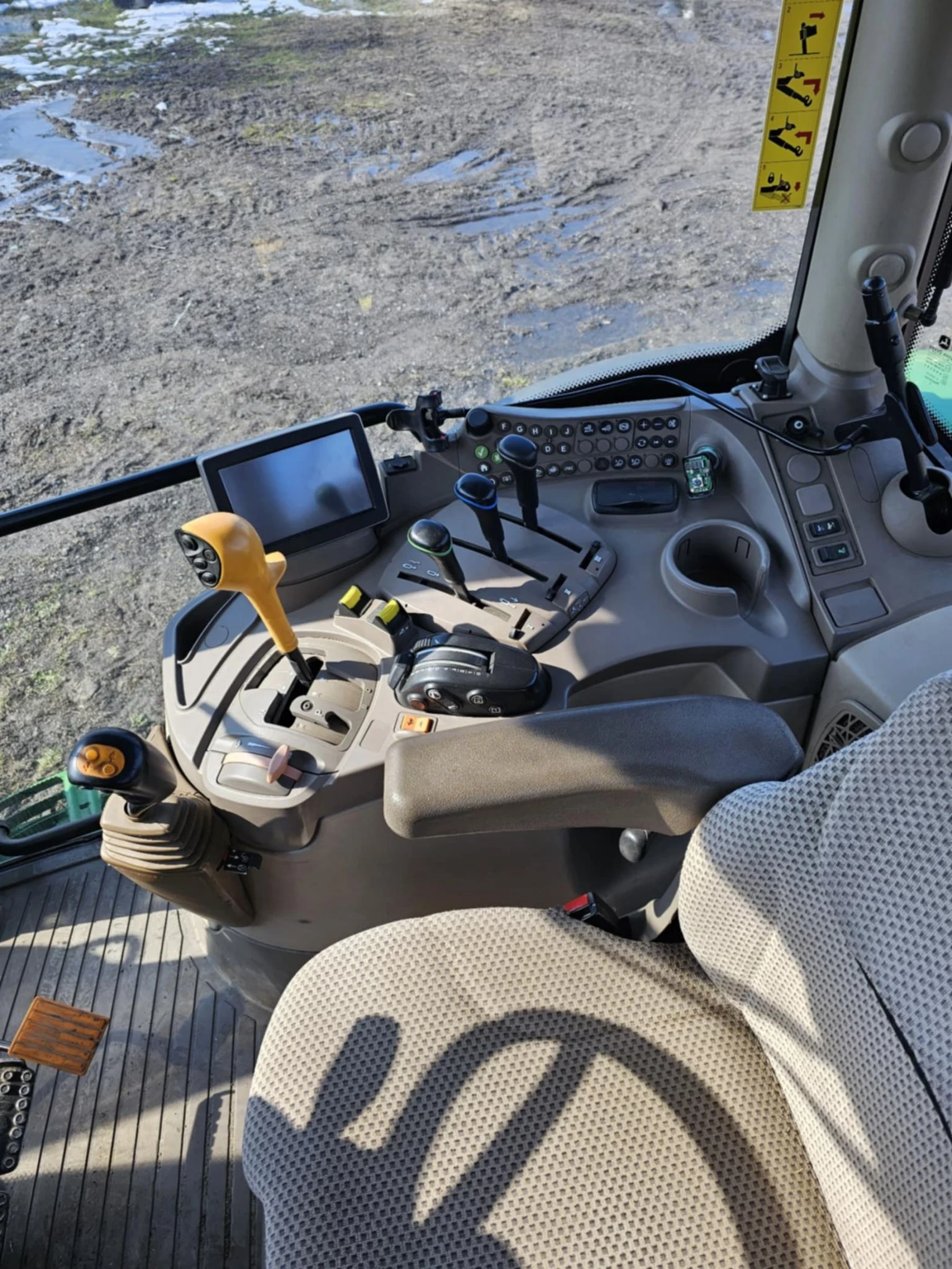 Трактор John Deere 6140r - изображение 4