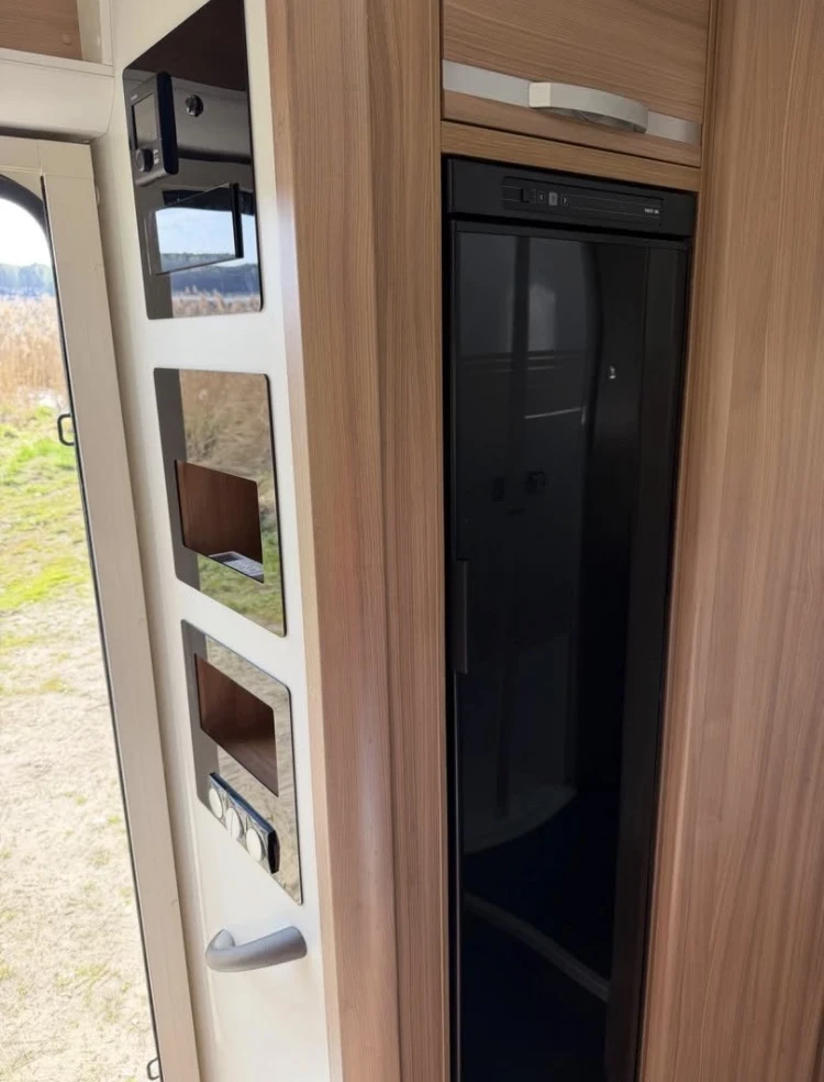 Кемпер Adria Coral Fiat , снимка 10 - Каравани и кемпери - 56007633