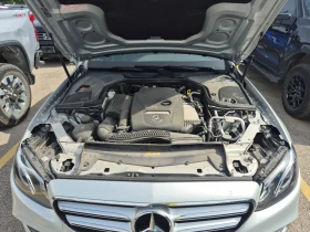 Mercedes-Benz E 300 4MATIC * AMG * BURMESTER * CARFAX * , снимка 16