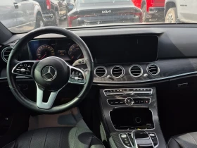 Mercedes-Benz E 300 4MATIC * AMG * BURMESTER * CARFAX * , снимка 8