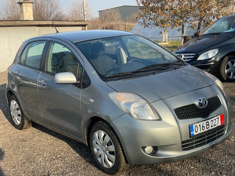 Toyota Yaris 1.3i ВНОС ИТАЛИЯ, ЗИМНИ ГУМИ, 177 хил.км., снимка 3 - Автомобили и джипове - 45255790