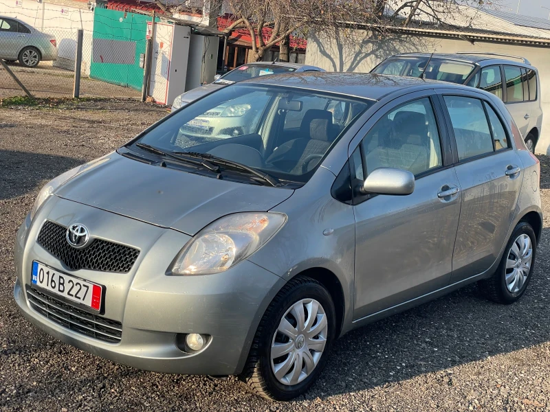 Toyota Yaris 1.3i ВНОС ИТАЛИЯ, ЗИМНИ ГУМИ, 177 хил.км., снимка 1 - Автомобили и джипове - 45255790