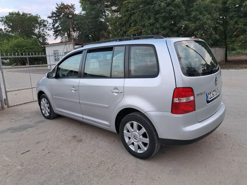 VW Touran, снимка 2 - Автомобили и джипове - 47352740