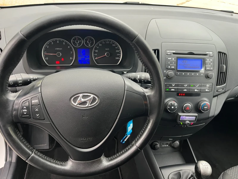 Hyundai I30 1.4i, снимка 17 - Автомобили и джипове - 47463333