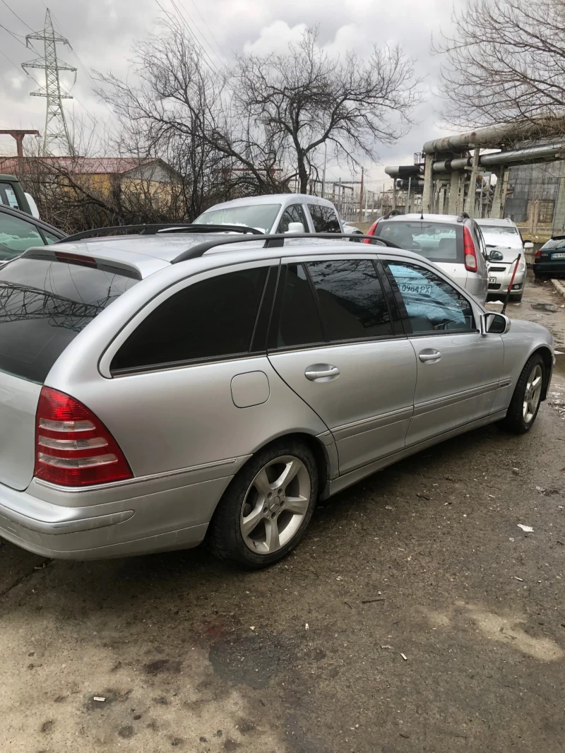 Mercedes-Benz C 180 Компресор , снимка 3 - Автомобили и джипове - 49345461