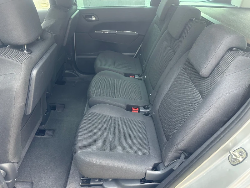 Peugeot 5008 2.0 HDI multimedia, снимка 13 - Автомобили и джипове - 53105477