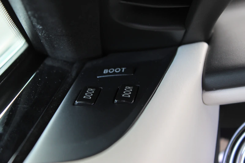 Rolls-Royce Dawn 6.6 V12/ HEAD UP/ NIGHT VISION/ CAMERA/ 21/, снимка 11 - Автомобили и джипове - 53363008