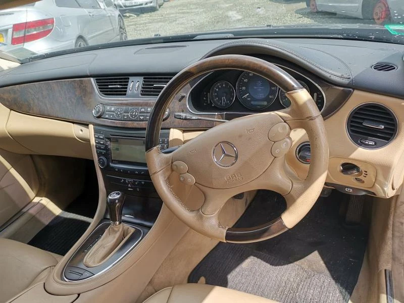 Mercedes-Benz CLS 350 Бензин перфектен двигател , снимка 14 - Автомобили и джипове - 25932895