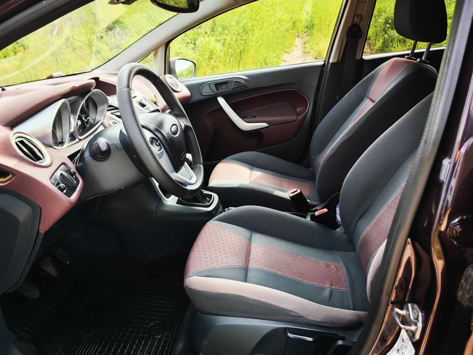 Ford Fiesta 1.25i Titanium GAS - изображение 6