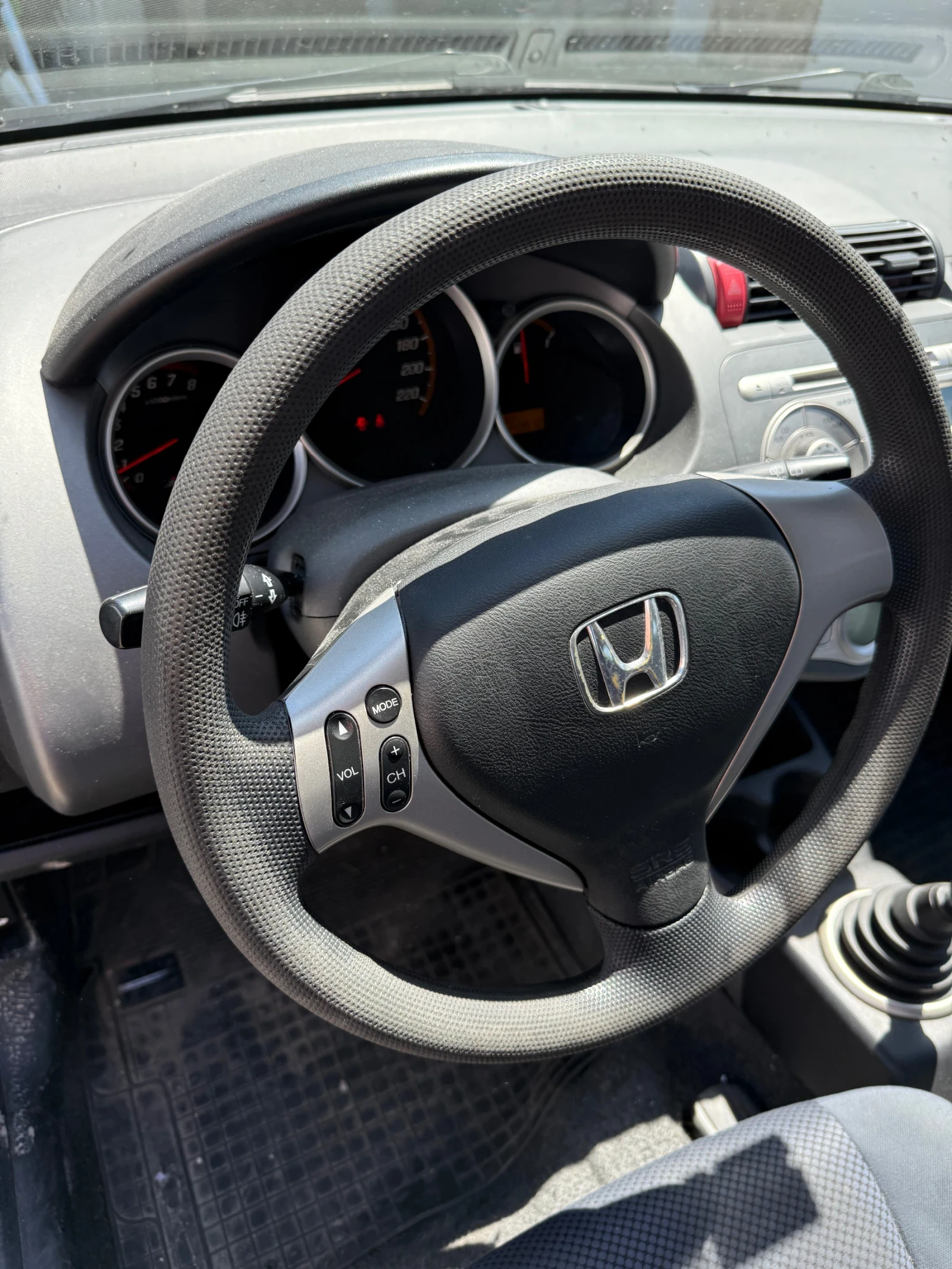 Honda Jazz 1.4i KLIMA ФЕЙС - изображение 8