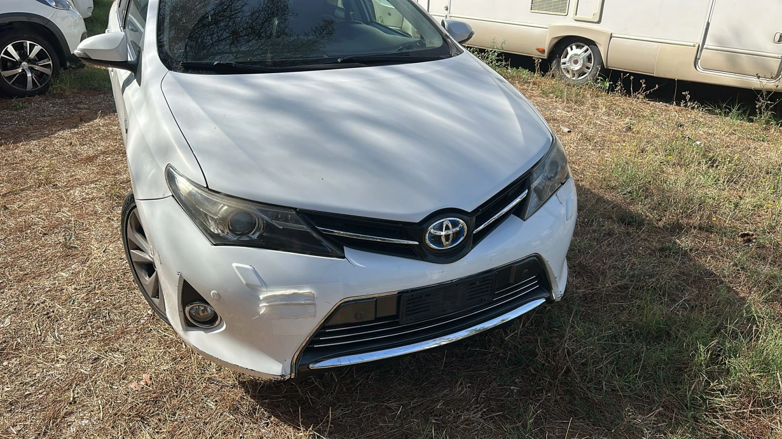 Toyota Auris 1.8HYBRID - изображение 3
