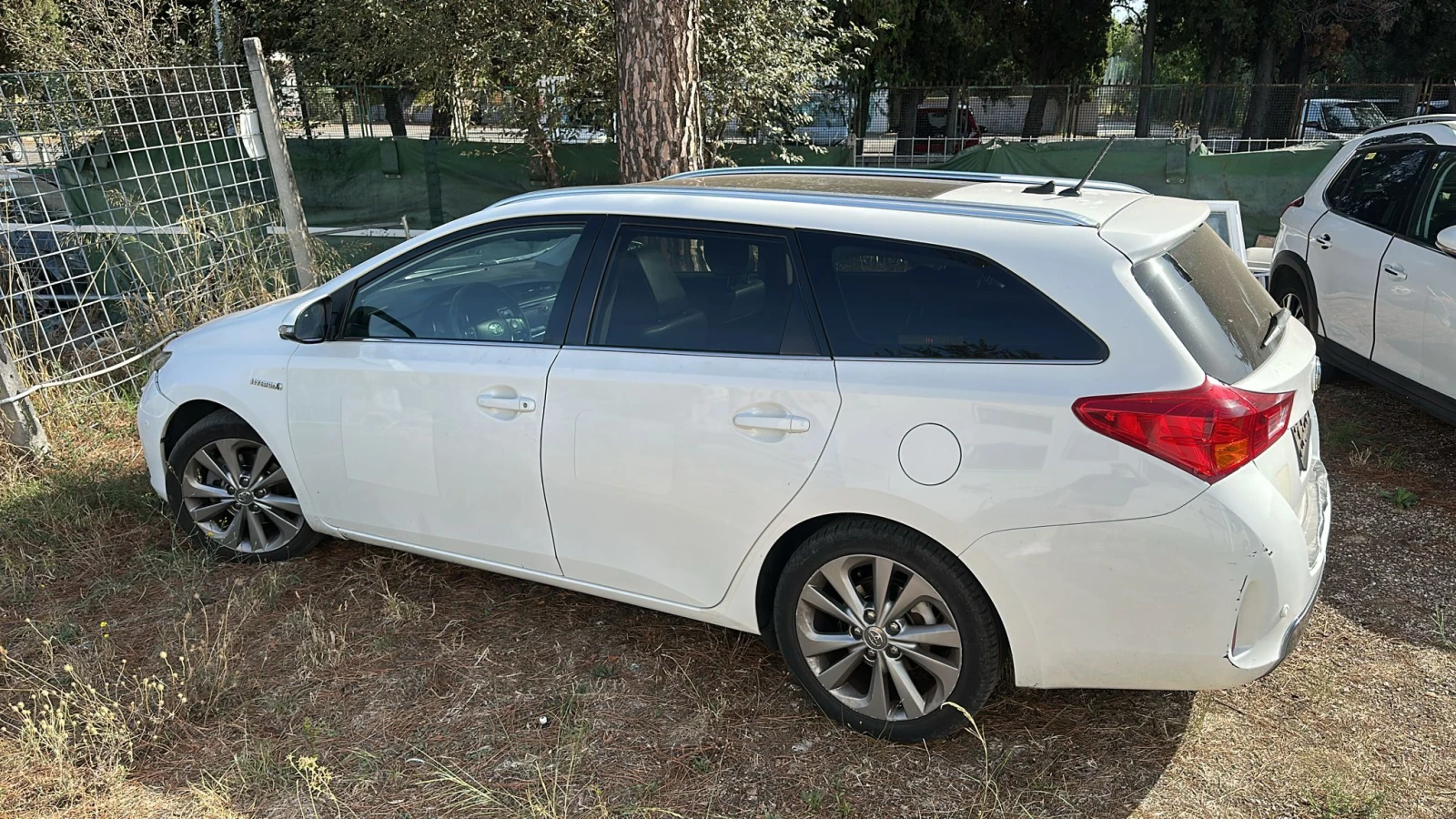 Toyota Auris 1.8HYBRID - изображение 5