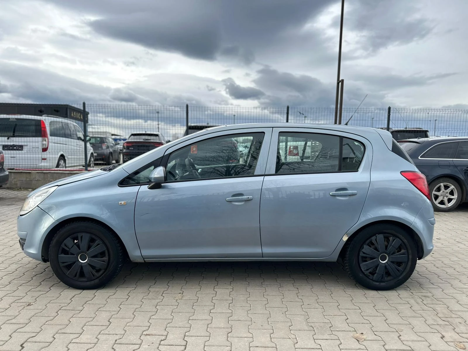 Opel Corsa / 1.2I / 80 HP /  - изображение 2