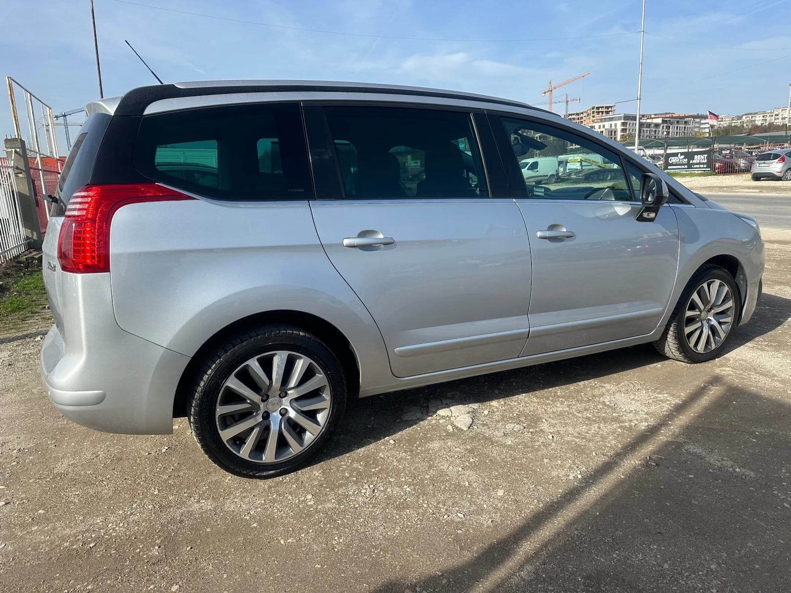 Peugeot 5008 2.0 HDI multimedia - изображение 6