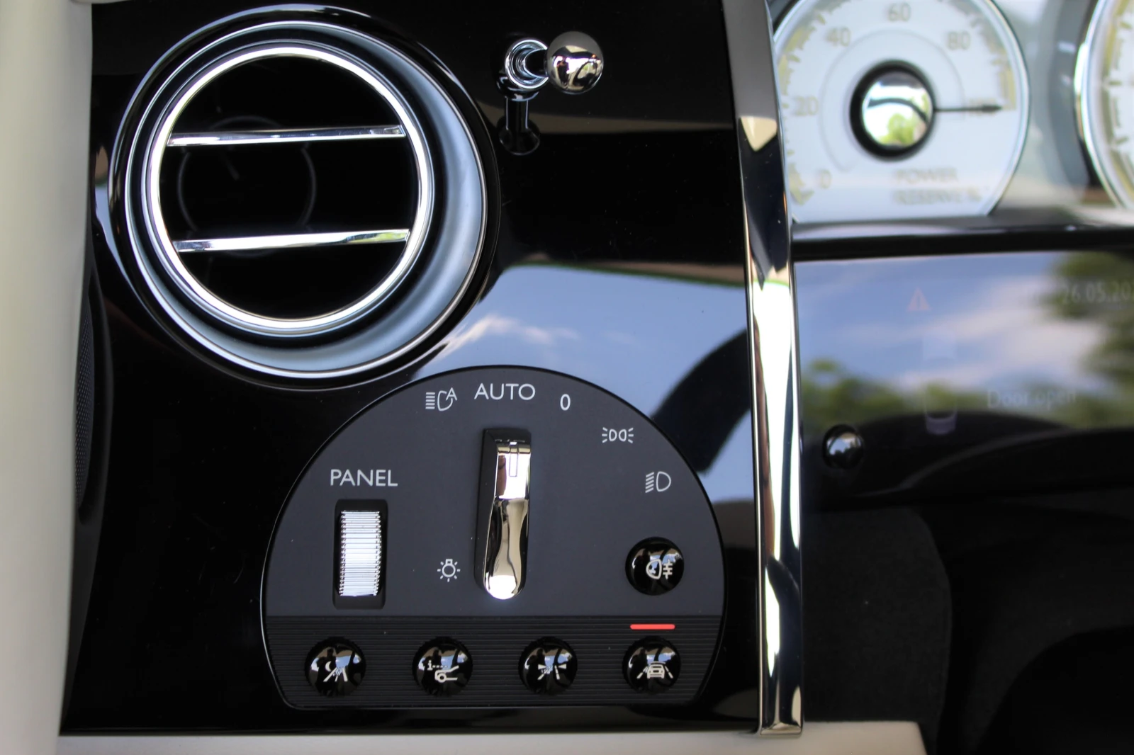 Rolls-Royce Dawn 6.6 V12/ HEAD UP/ NIGHT VISION/ CAMERA/ 21/ | Mobile.bg � ����������� 12