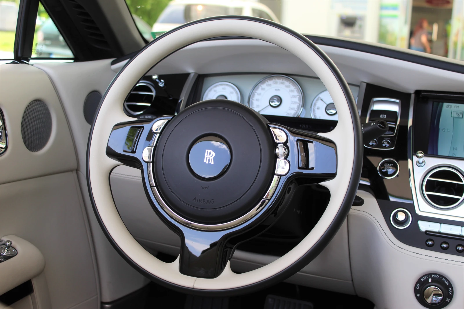 Rolls-Royce Dawn 6.6 V12/ HEAD UP/ NIGHT VISION/ CAMERA/ 21/ - изображение 10