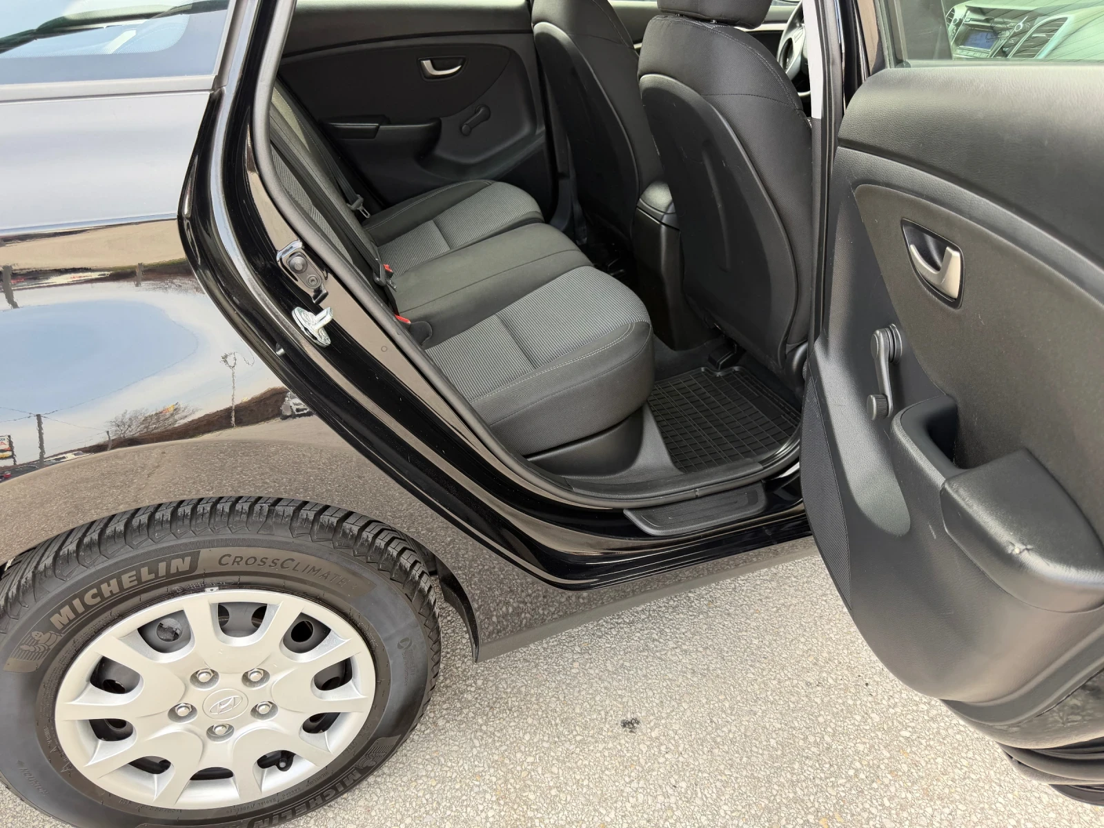 Hyundai I30 1.4CRDI 90к.с. EURO5 ГЕРМАНИЯ, снимка 14 - Автомобили и джипове - 53730285