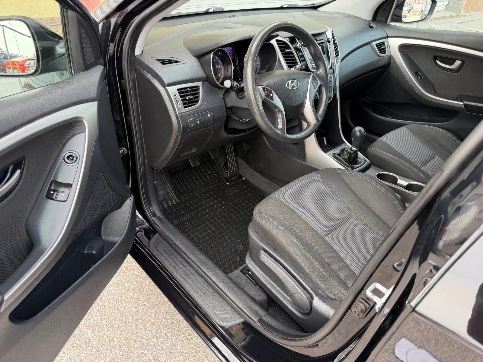 Hyundai I30 1.4CRDI 90к.с. EURO5 ГЕРМАНИЯ, снимка 11 - Автомобили и джипове - 53730285