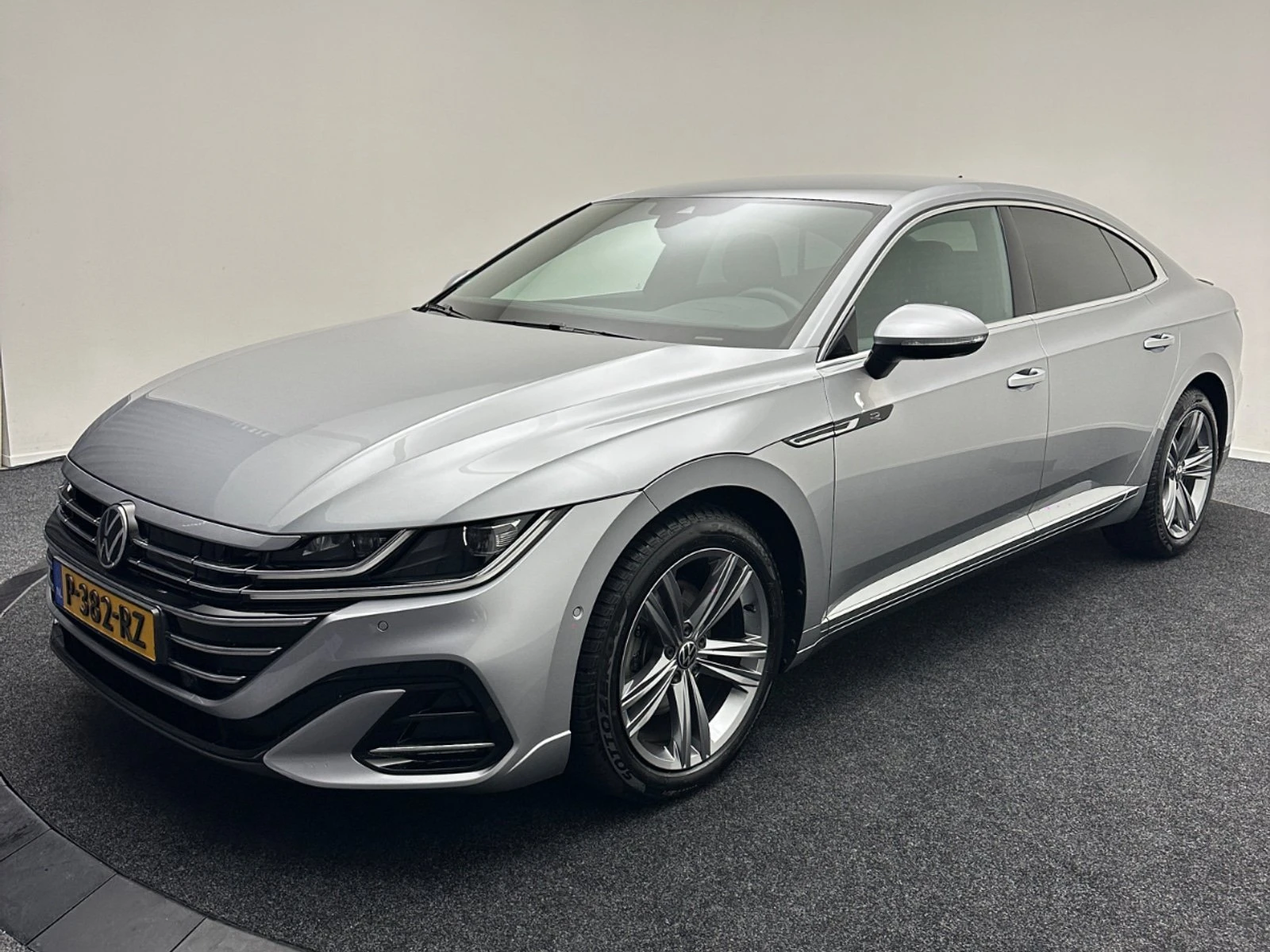 VW Arteon 1.4 R-Line, снимка 3 - Автомобили и джипове - 53949251