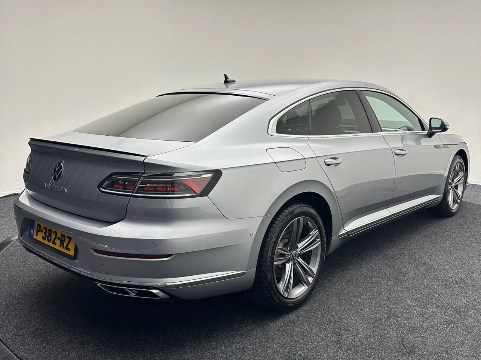 VW Arteon 1.4 R-Line, снимка 2 - Автомобили и джипове - 53949251