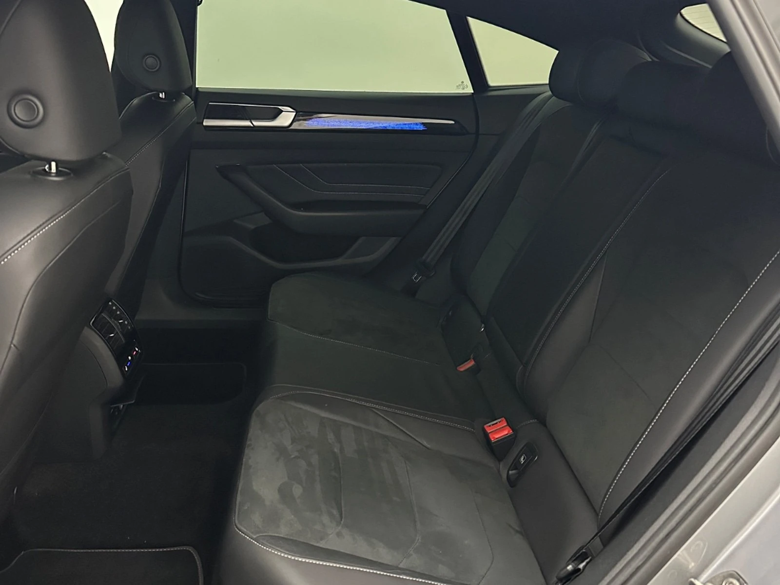 VW Arteon 1.4 R-Line, снимка 13 - Автомобили и джипове - 53949251