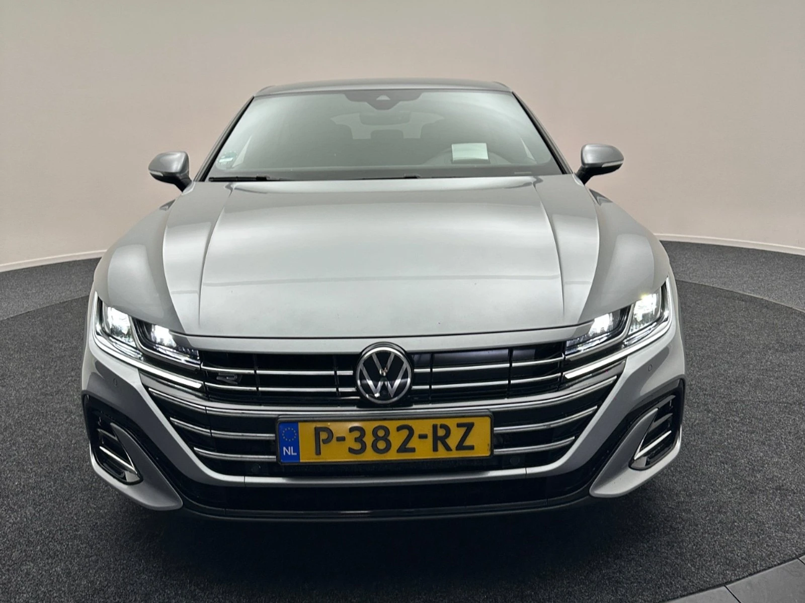 VW Arteon 1.4 R-Line, снимка 4 - Автомобили и джипове - 53949251