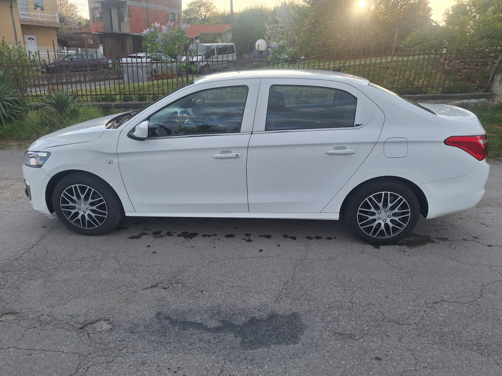 Citroen C-Elysee 1.6 LPG, снимка 9 - Автомобили и джипове - 54326079