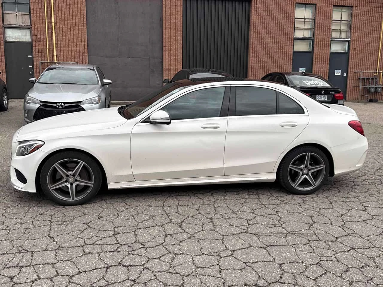 Mercedes-Benz C 300 * ПОДГРЕВ * ПАМЕТ * NAVI, снимка 11 - Автомобили и джипове - 54435541