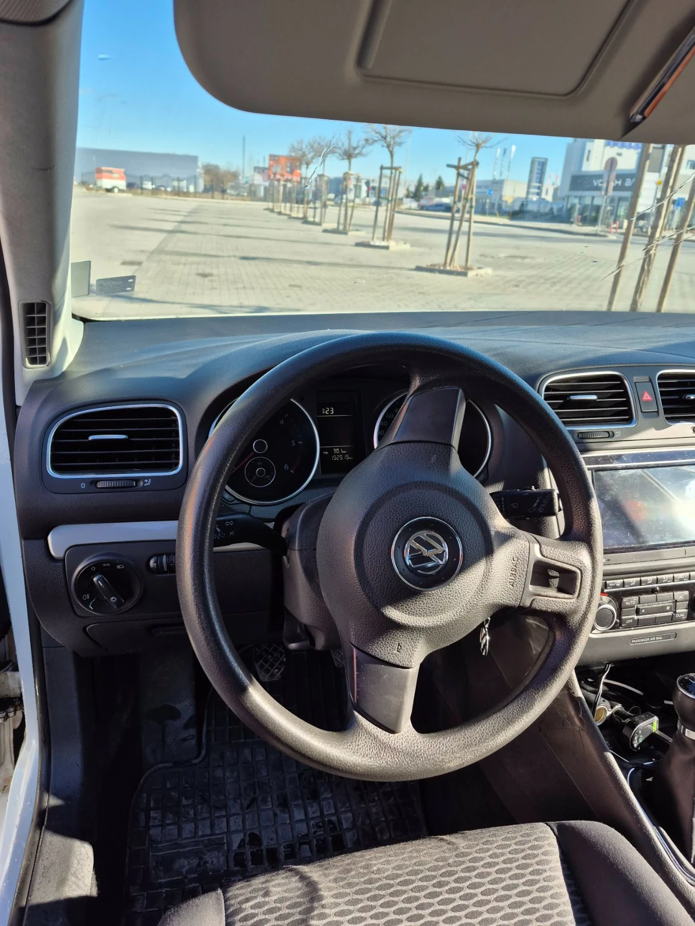 VW Golf 1.6tdi, снимка 4 - Автомобили и джипове - 54478874