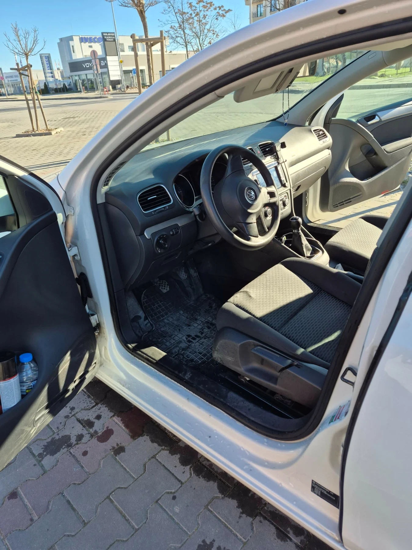 VW Golf 1.6tdi, снимка 7 - Автомобили и джипове - 54478874