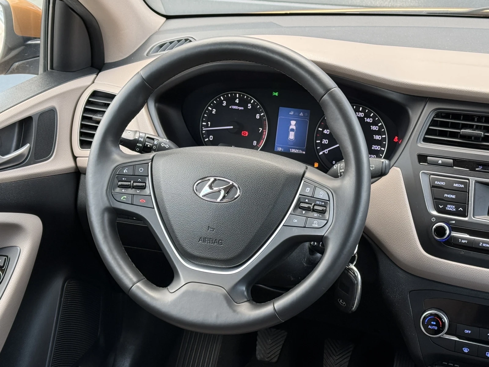 Hyundai I20 1.4 TOP  EURO 6 TUV, COC, SERVIZ BUK , снимка 9 - Автомобили и джипове - 54544097