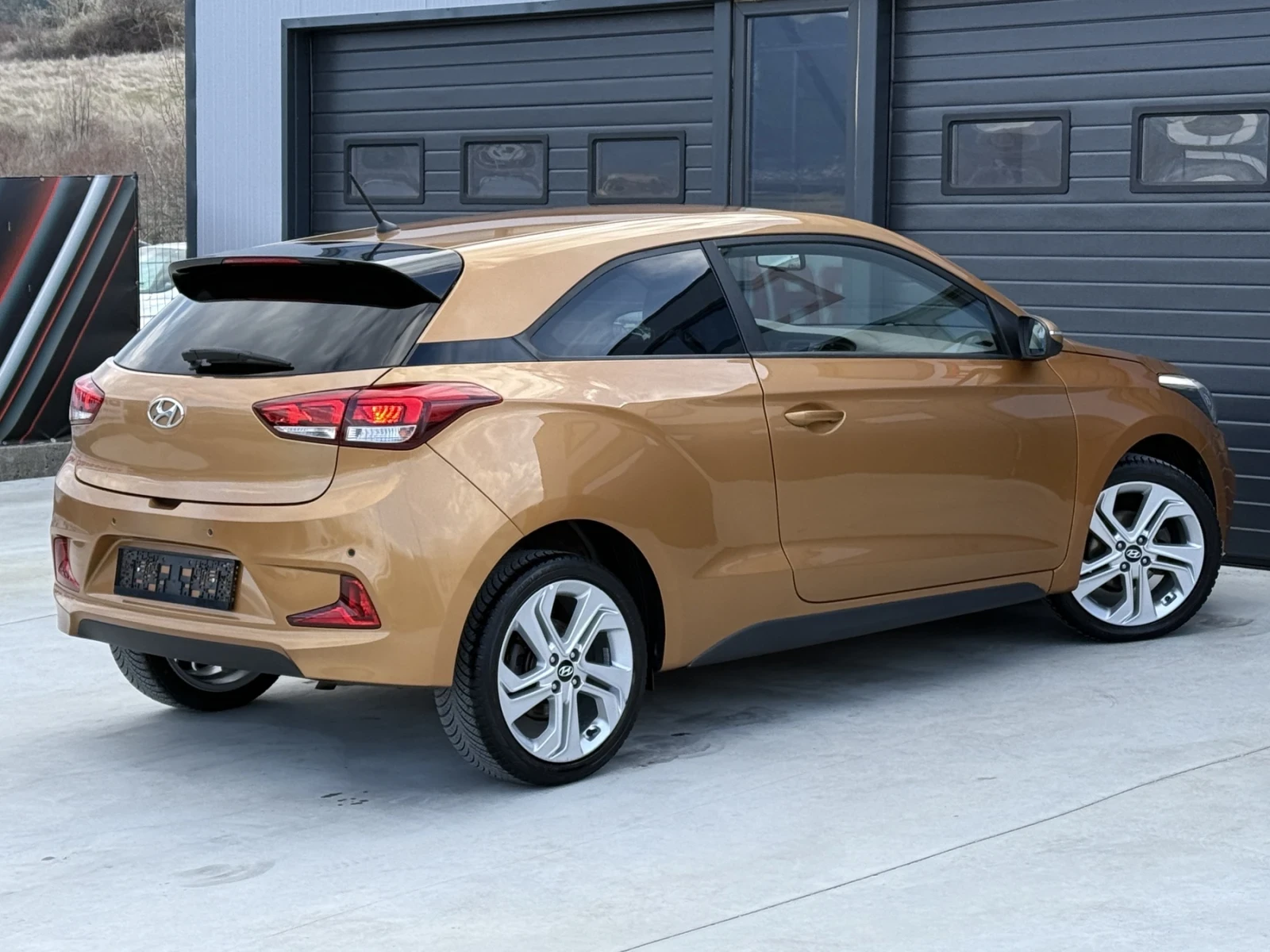Hyundai I20 1.4 TOP  EURO 6 TUV, COC, SERVIZ BUK , снимка 6 - Автомобили и джипове - 54544097
