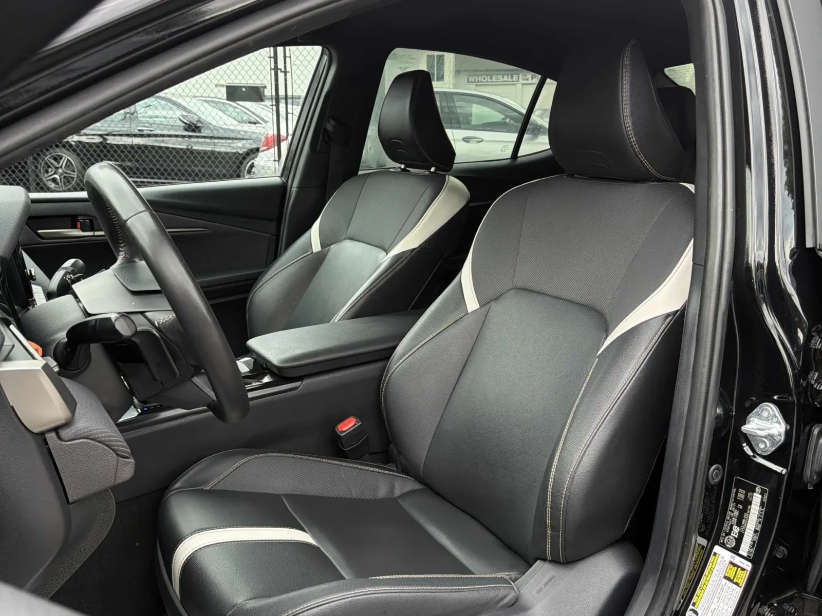 Toyota Camry SE * * CARFAX * * АВТО КРЕДИТ * * Цена до БГ * * , снимка 8 - Автомобили и джипове - 54577587