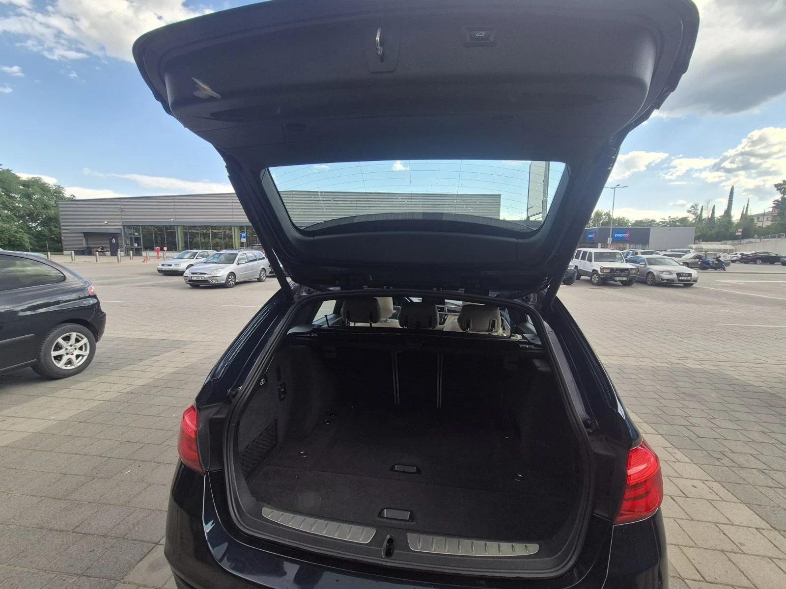 BMW 320, снимка 7 - Автомобили и джипове - 54962335