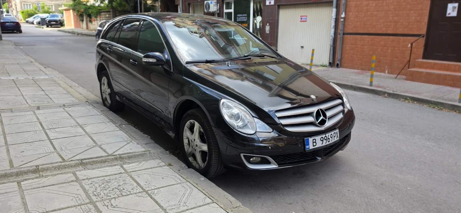 Mercedes-Benz R 320, снимка 4 - Автомобили и джипове - 55448866