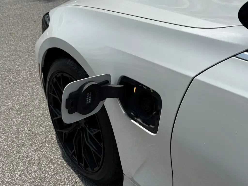 BMW 330 e xDrive Plug-in Hybrid, снимка 7 - Автомобили и джипове - 55616514