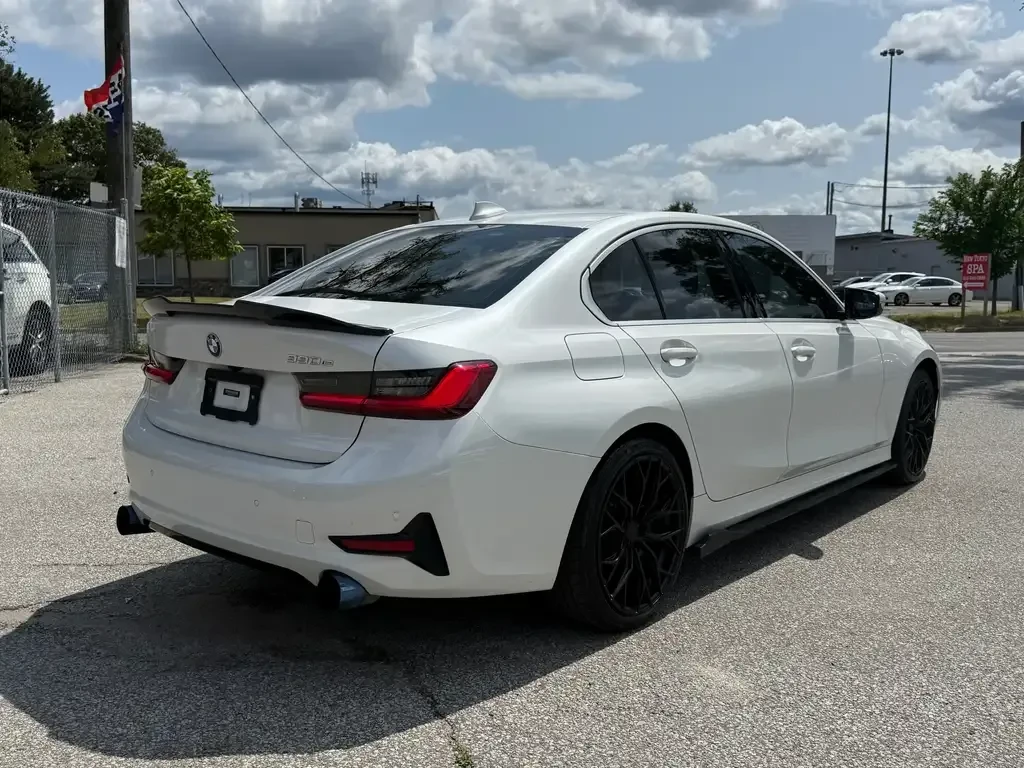 BMW 330 e xDrive Plug-in Hybrid, снимка 5 - Автомобили и джипове - 55616514
