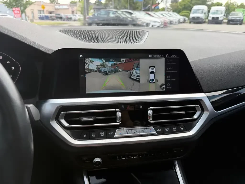 BMW 330 e xDrive Plug-in Hybrid, снимка 14 - Автомобили и джипове - 55616514