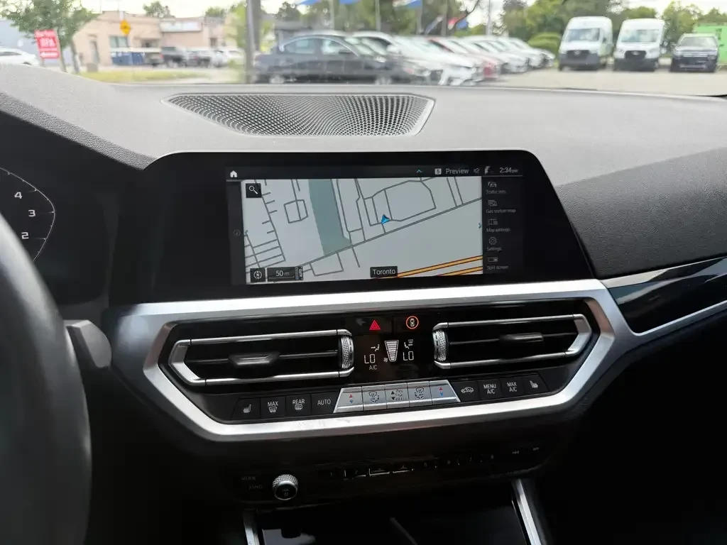 BMW 330 e xDrive Plug-in Hybrid, снимка 15 - Автомобили и джипове - 55616514