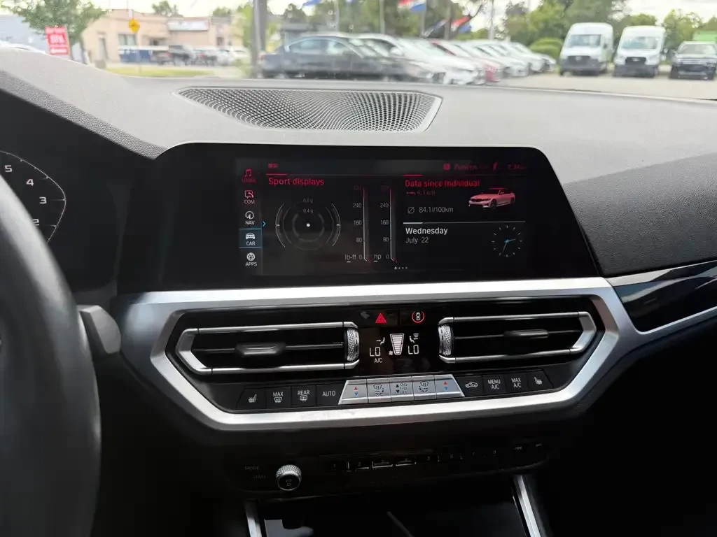 BMW 330 e xDrive Plug-in Hybrid, снимка 13 - Автомобили и джипове - 55616514
