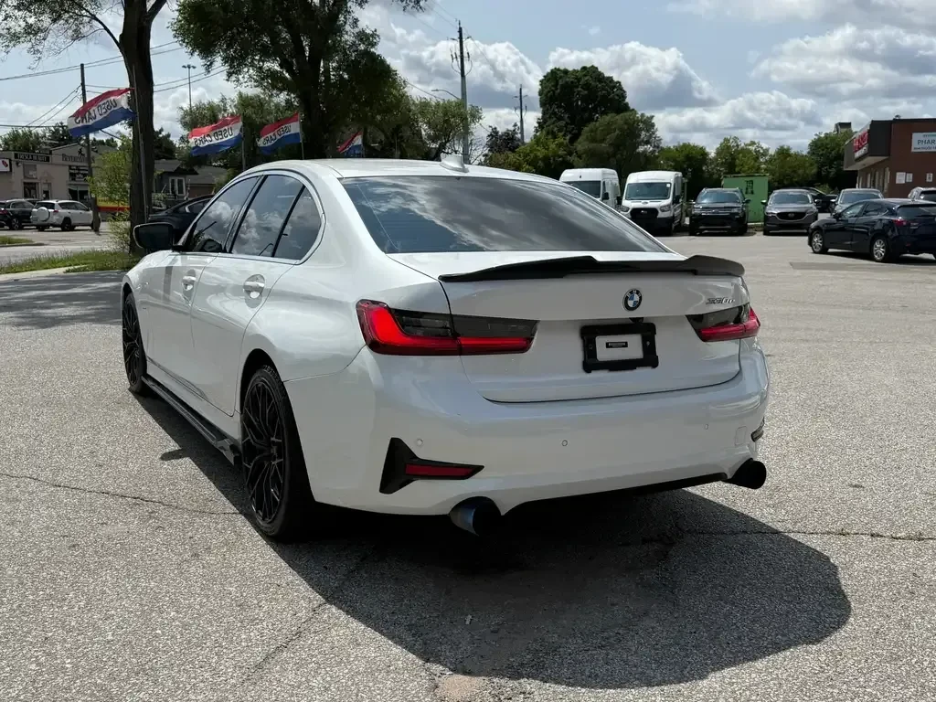 BMW 330 e xDrive Plug-in Hybrid, снимка 3 - Автомобили и джипове - 55616514